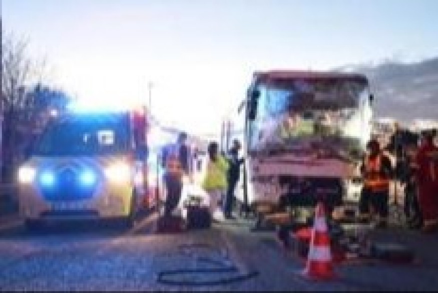 Yvelines : Un accident impliquant quatre bus de la garde républicaine sur l'autoroute A13 a fait 36 blessés dont un grave, cette nuit au niveau de Guerville