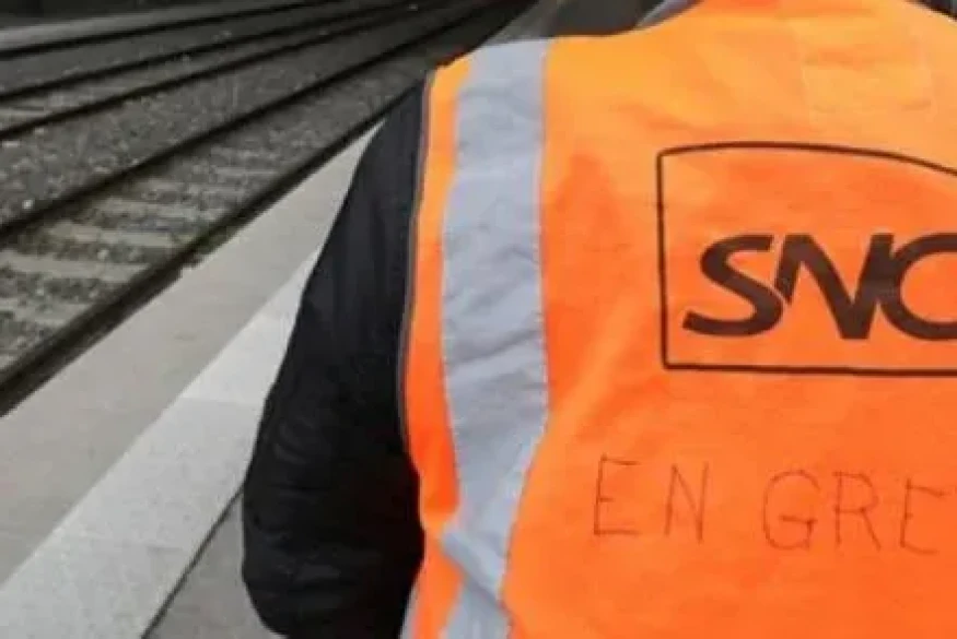 SNCF: Le trafic sera perturbé demain en Ile-de-France -  Jean-Pierre Farandou, PDG de la SNCF, assure que "90% des trains vont rouler ce week-end" malgré la grève